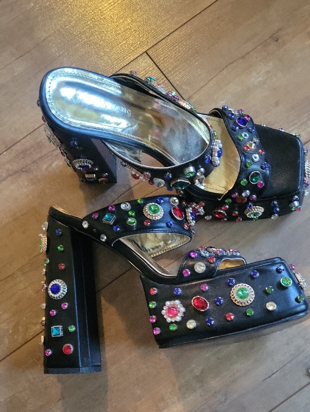AZALEA WANG Embellished Black Platform Sandals for Women - Picture 2 of 12
